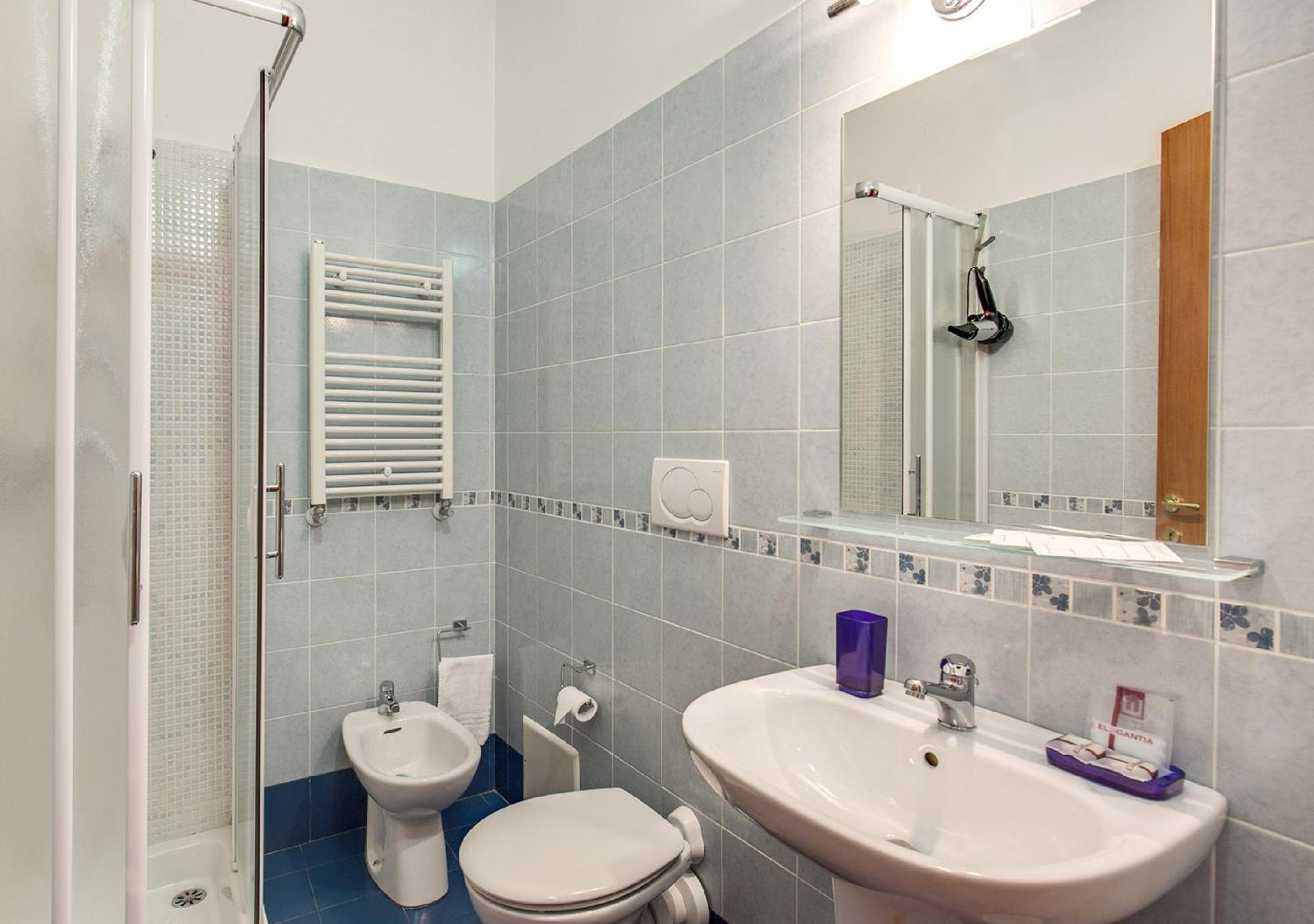 Bon Ton Design Rooms By Dot Suites Affittacamere 3*