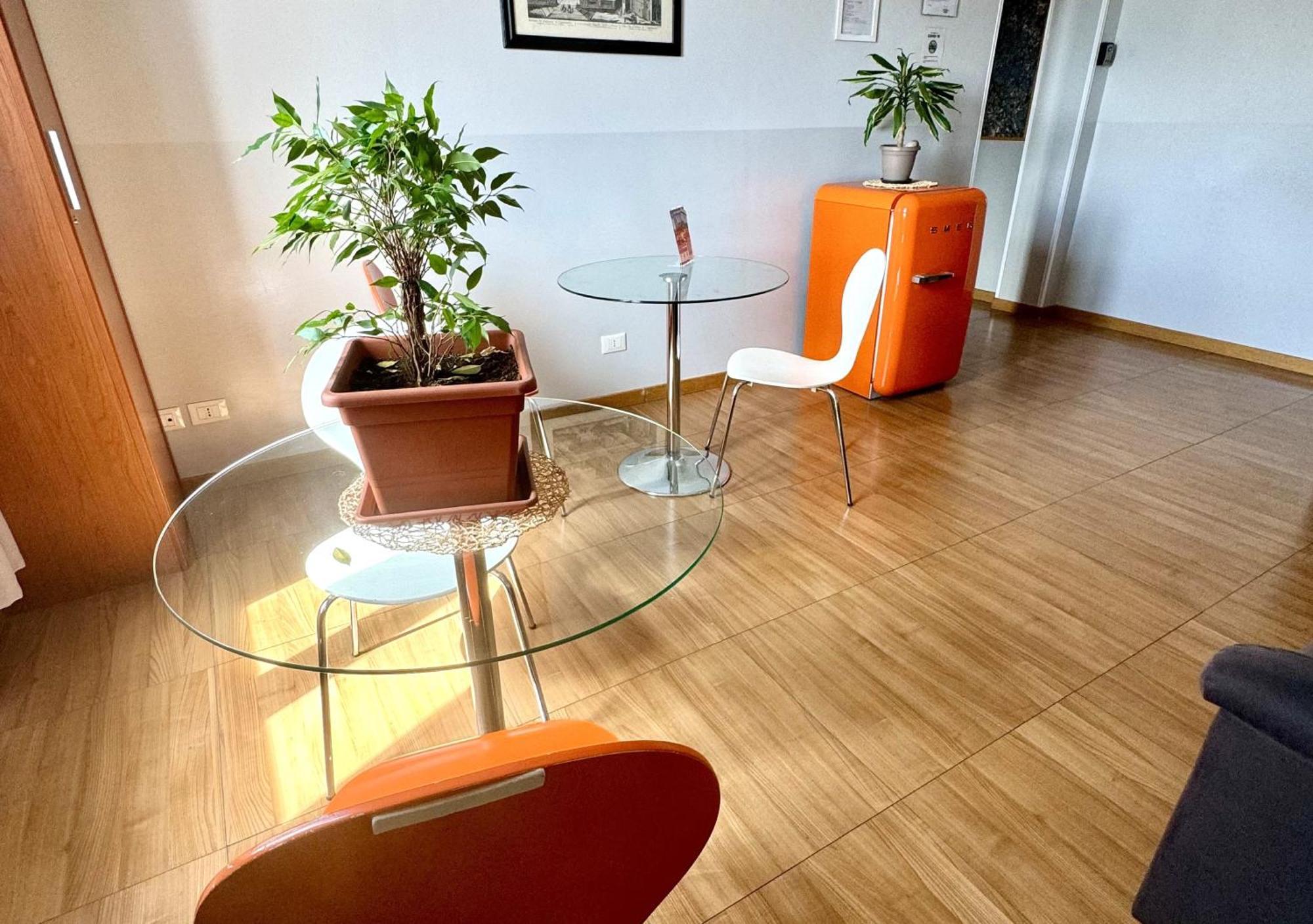Affittacamere Bon Ton Design Rooms By Dot Suites 3*